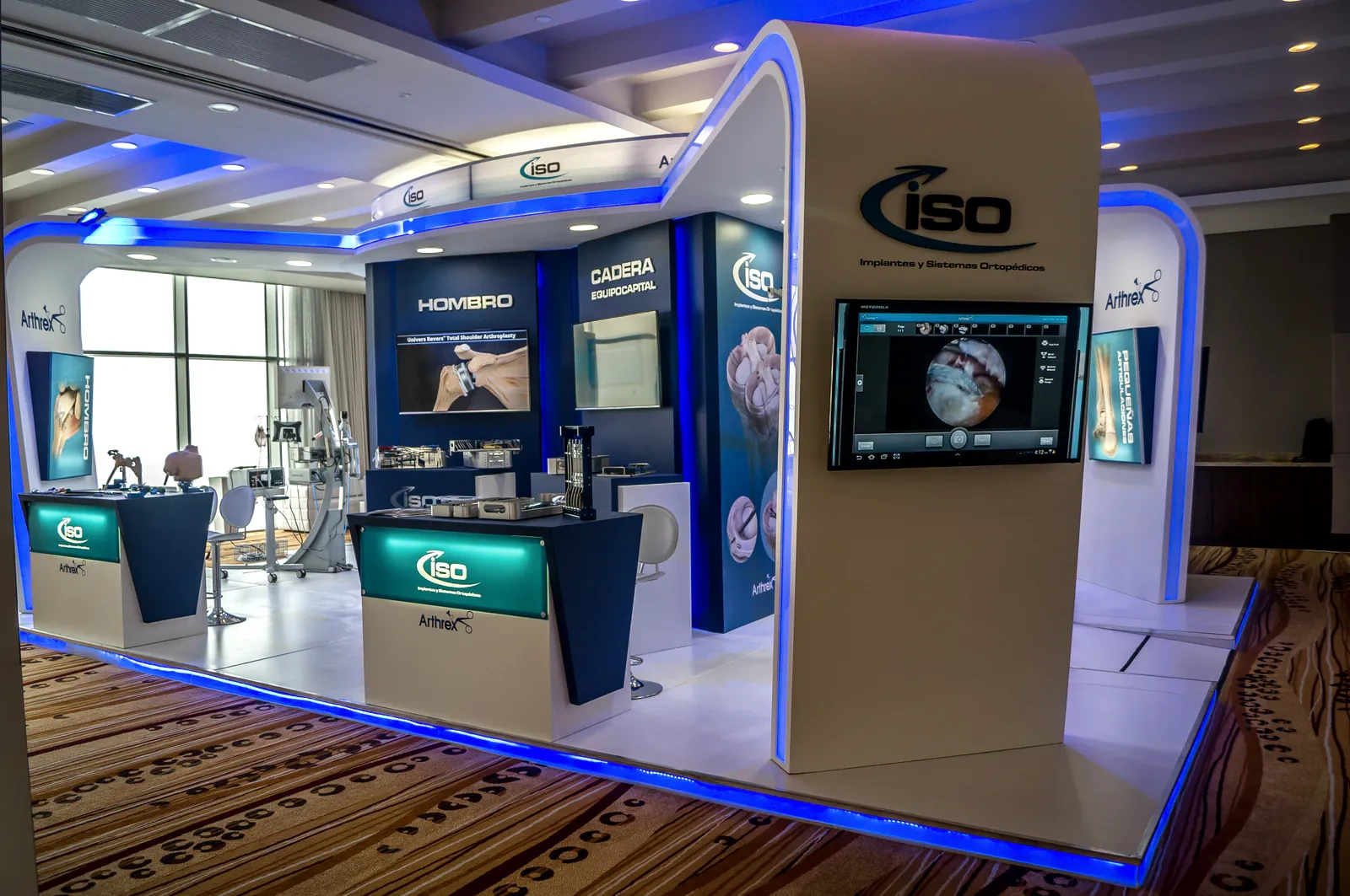 Montaje Real con Tarima LED Azul en Cartagena — CONGRESO ORTOPEDIA ISO